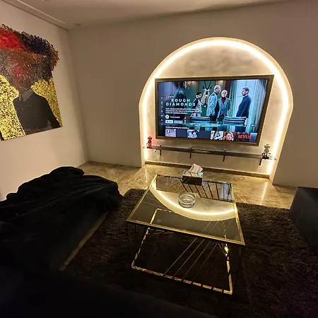 Modern 1-Bedroom Apartment In Zamalek Visits Allowed Kahire Dış mekan fotoğraf