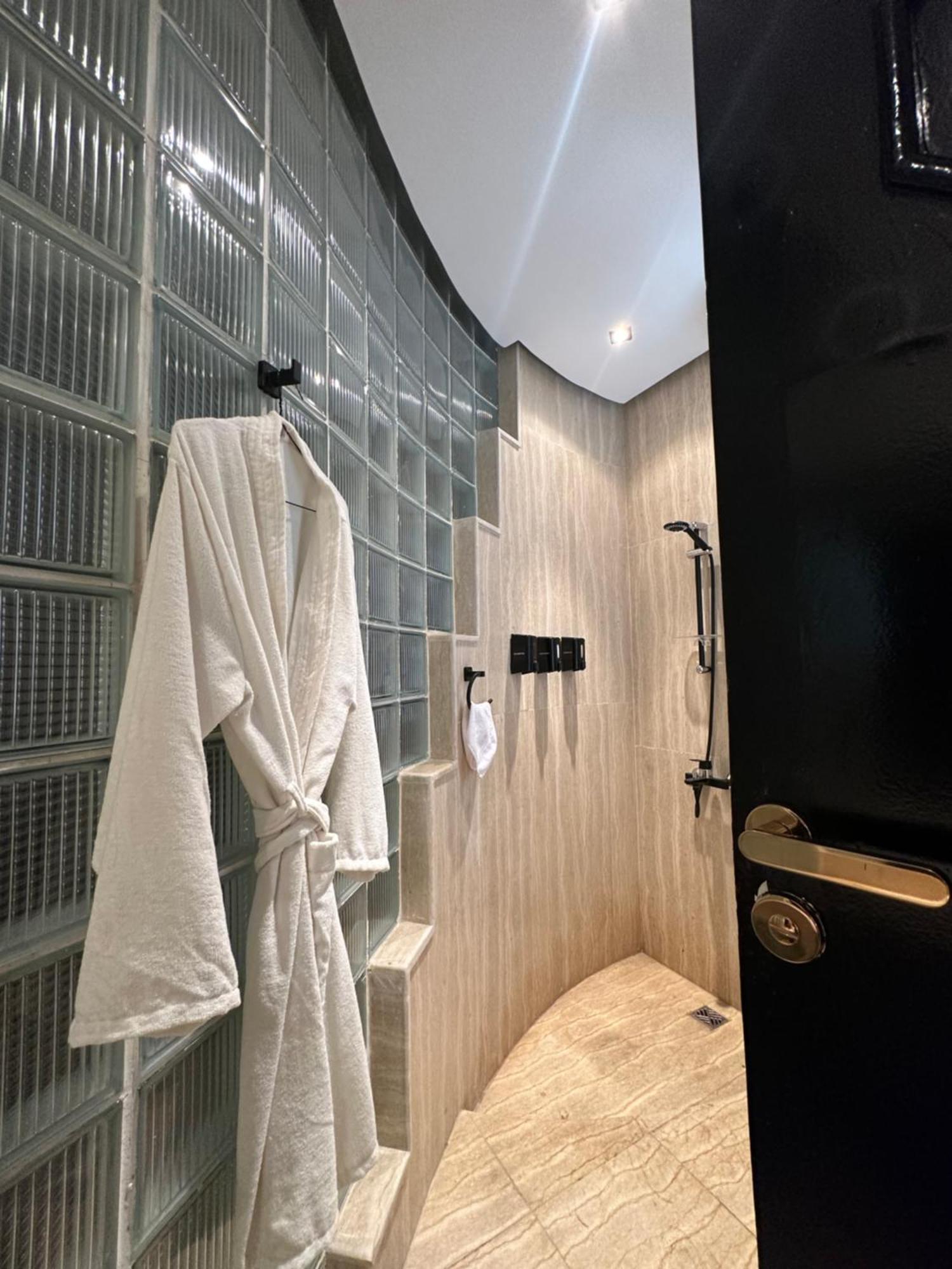 Modern 1-bedroom In Zamalek Visits Allowed Apartment *