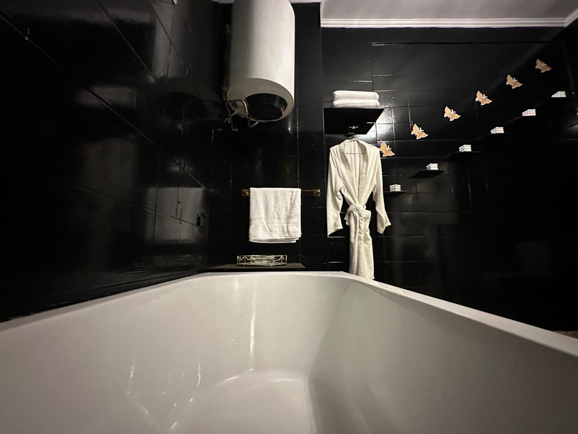 Apartment Modern 1-bedroom In Zamalek Visits Allowed