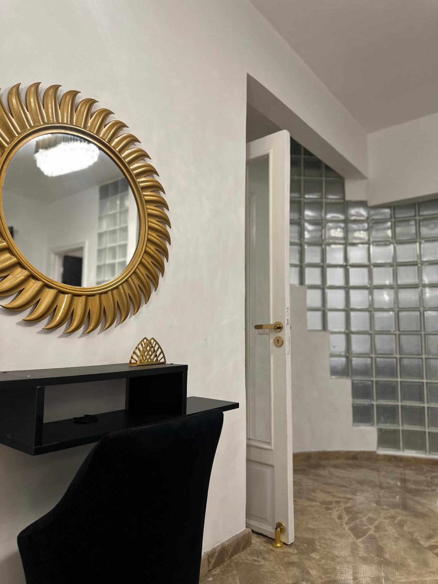 Modern 1-bedroom In Zamalek Visits Allowed Apartment Kairo