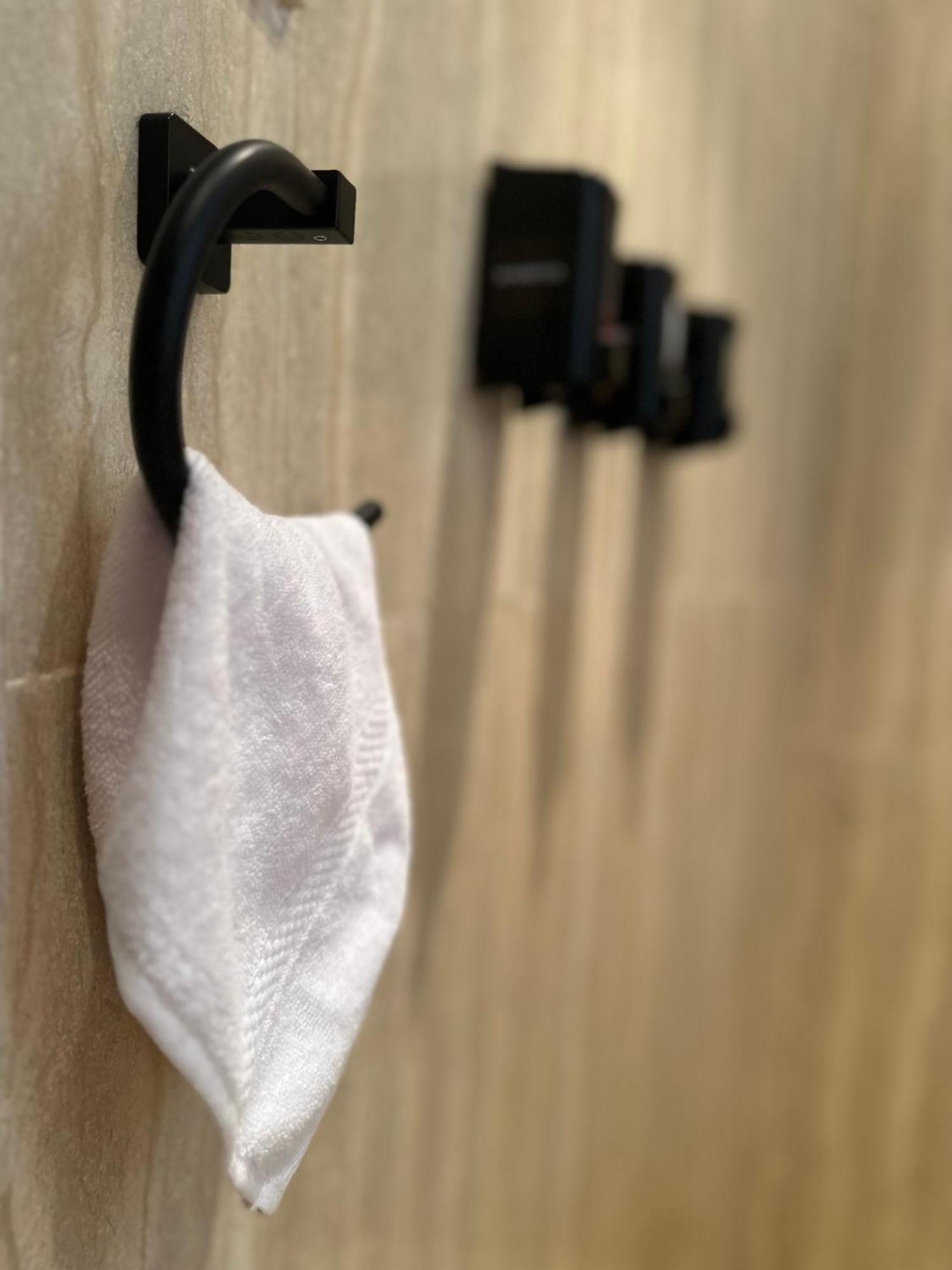 Modern 1-bedroom In Zamalek Visits Allowed * Kairo